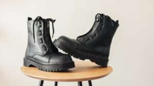 Read more about the article Women’s Fashion Combat Boots: Unleash Your Style with Rugged Elegance